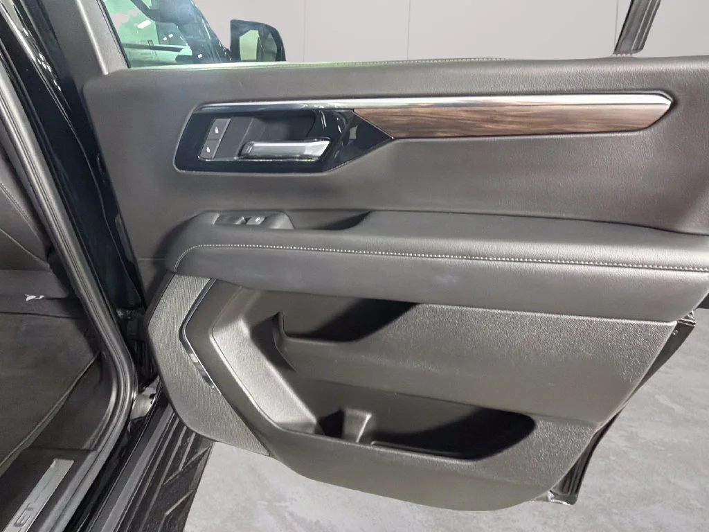 Used 2025 Black Chevrolet LT image 35