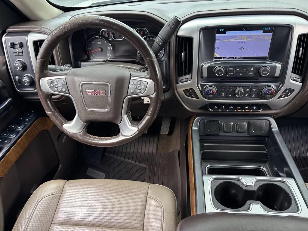 Used 2017 WHITE FROST TRICOAT GMC SLT image 3