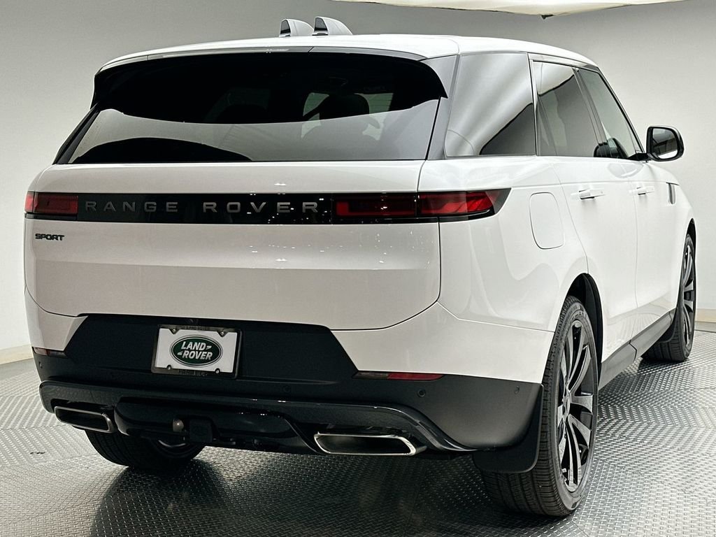 New 2026 Ostuni Pearl White Land Rover SE image 3
