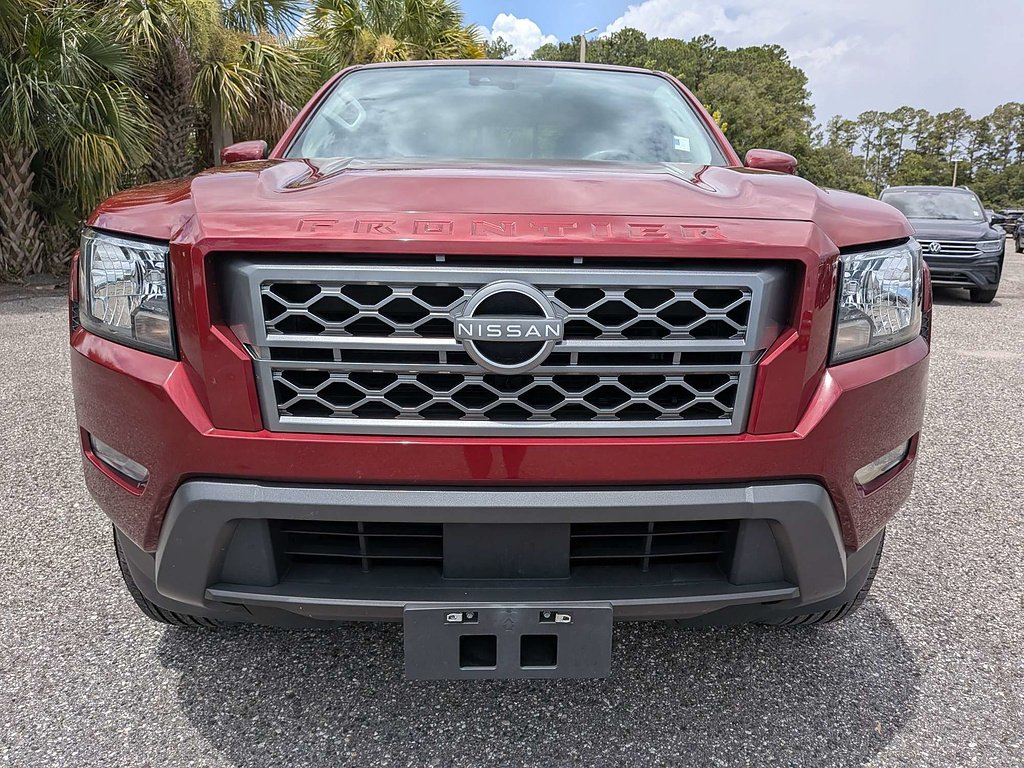 Used 2024 Cardinal Red Metallic TriCoat Nissan 4x2 SV 4dr Crew Cab 5 ft. SB image 8
