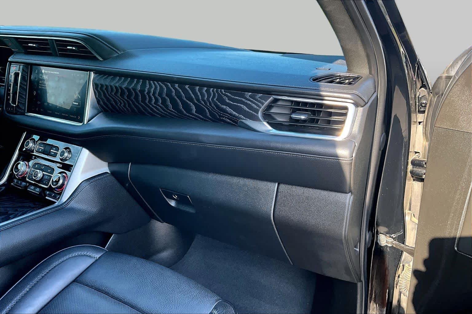 Used 2023 Onyx Black GMC Denali image 17