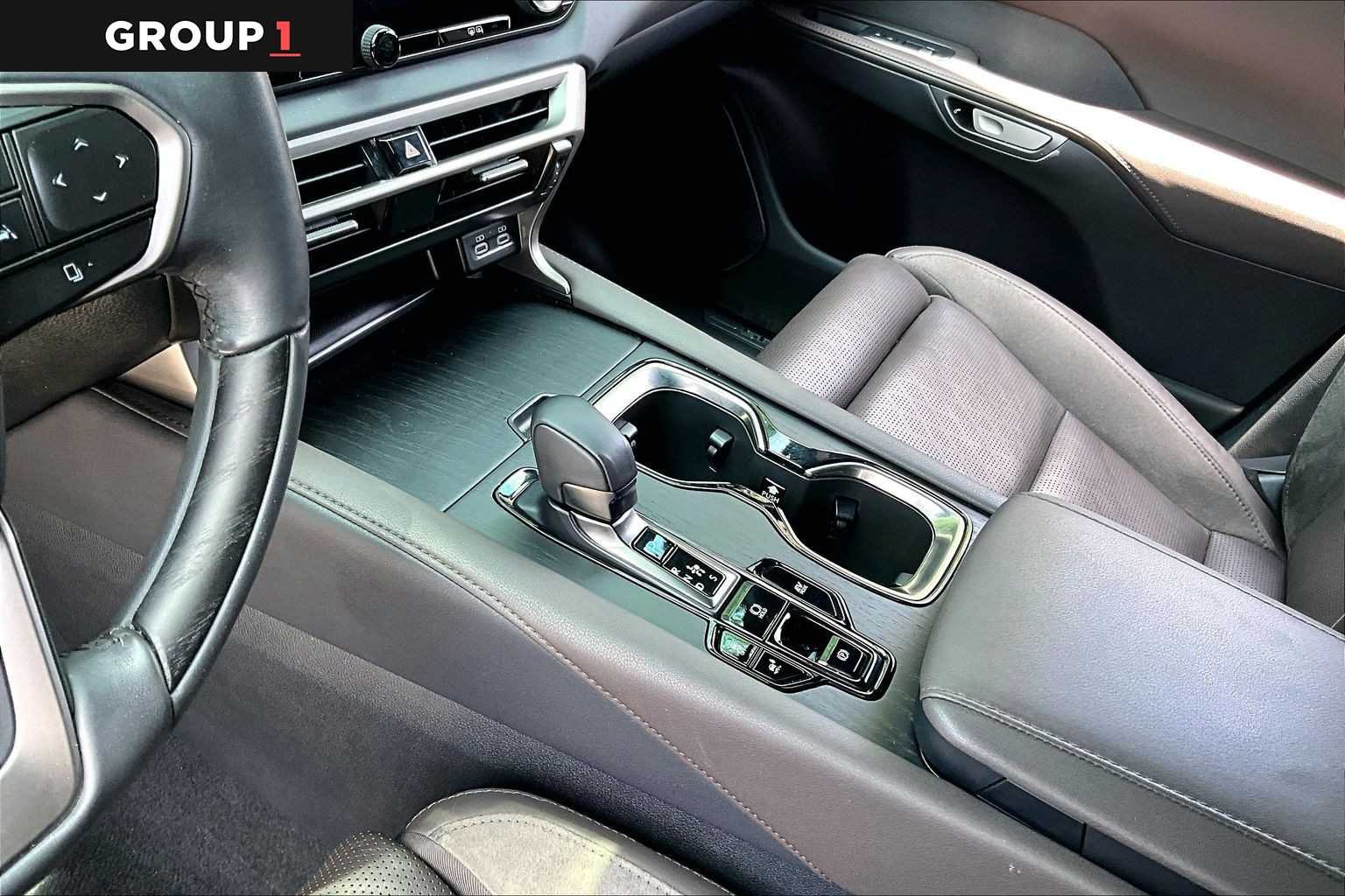 Used 2023 Eminent White Pearl Lexus Luxury image 14