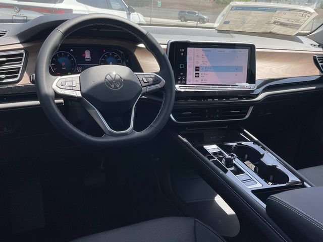 New 2026 White/off-white Volkswagen 2.0T SE w/Technology image 6