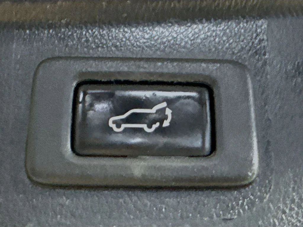 Used 2017 White Subaru 3.6R image 31