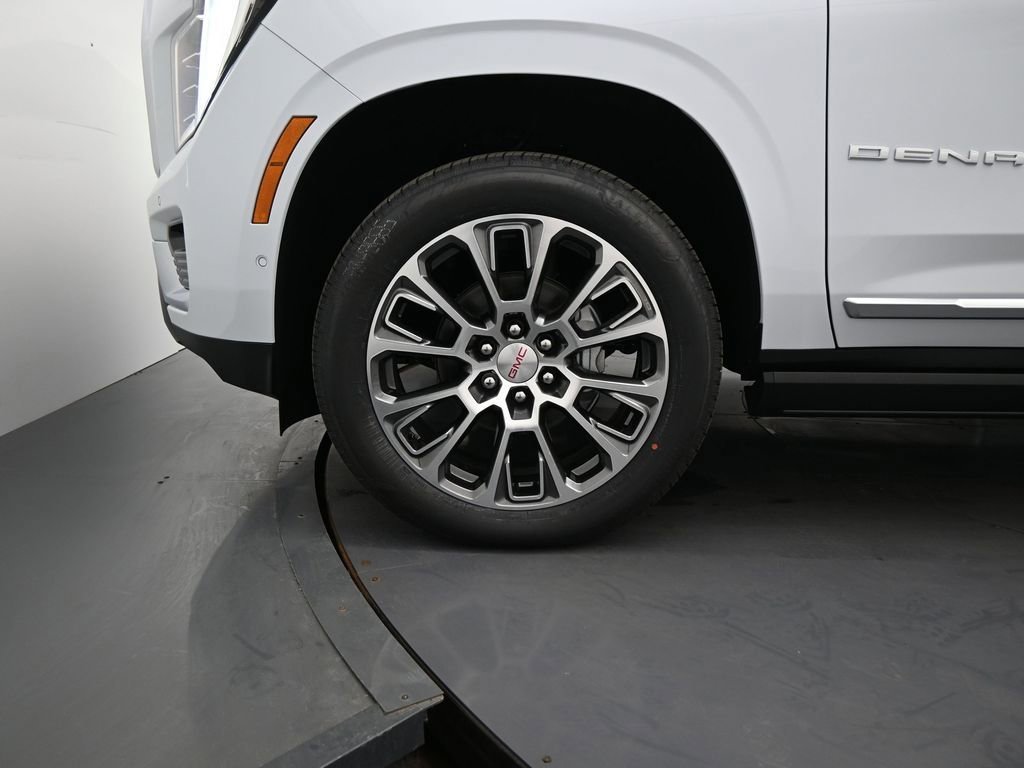 2026 GMC Yukon XL Denali - Photo 6