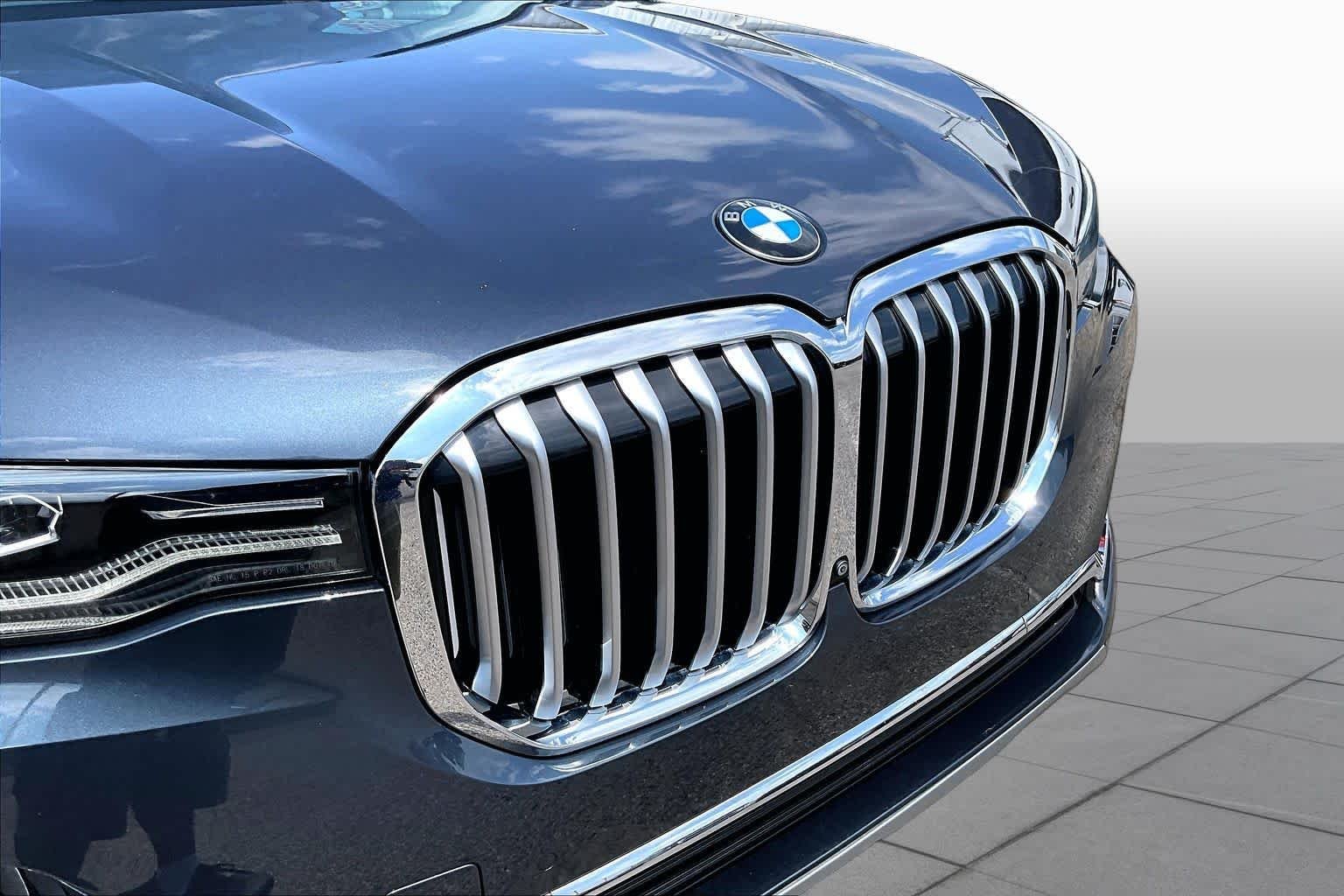 Used 2020 Arctic Gray Metallic BMW xDrive40i image 30