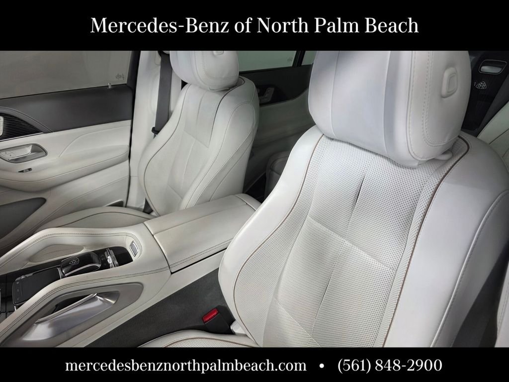 Used 2022 White Mercedes-Benz Maybach GLS 600 image 11