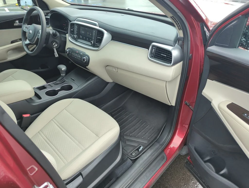 Used 2019 Red Kia LX image 35