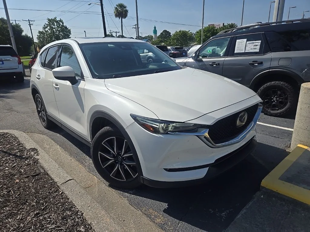 Used 2018 White Mazda Grand Touring image 1