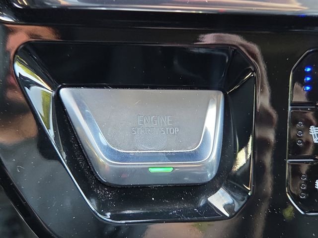 Used 2025 Downpour Metallic GMC Denali image 20