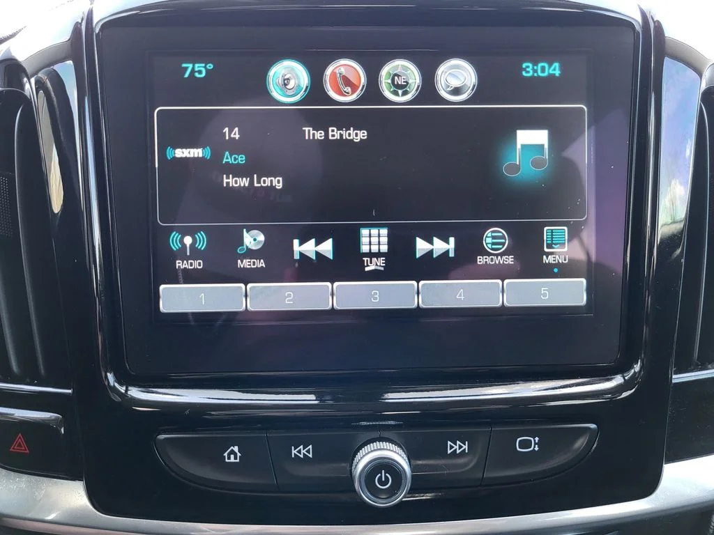 Used 2019 GRAPHITE METALLIC Chevrolet LT Cloth image 13