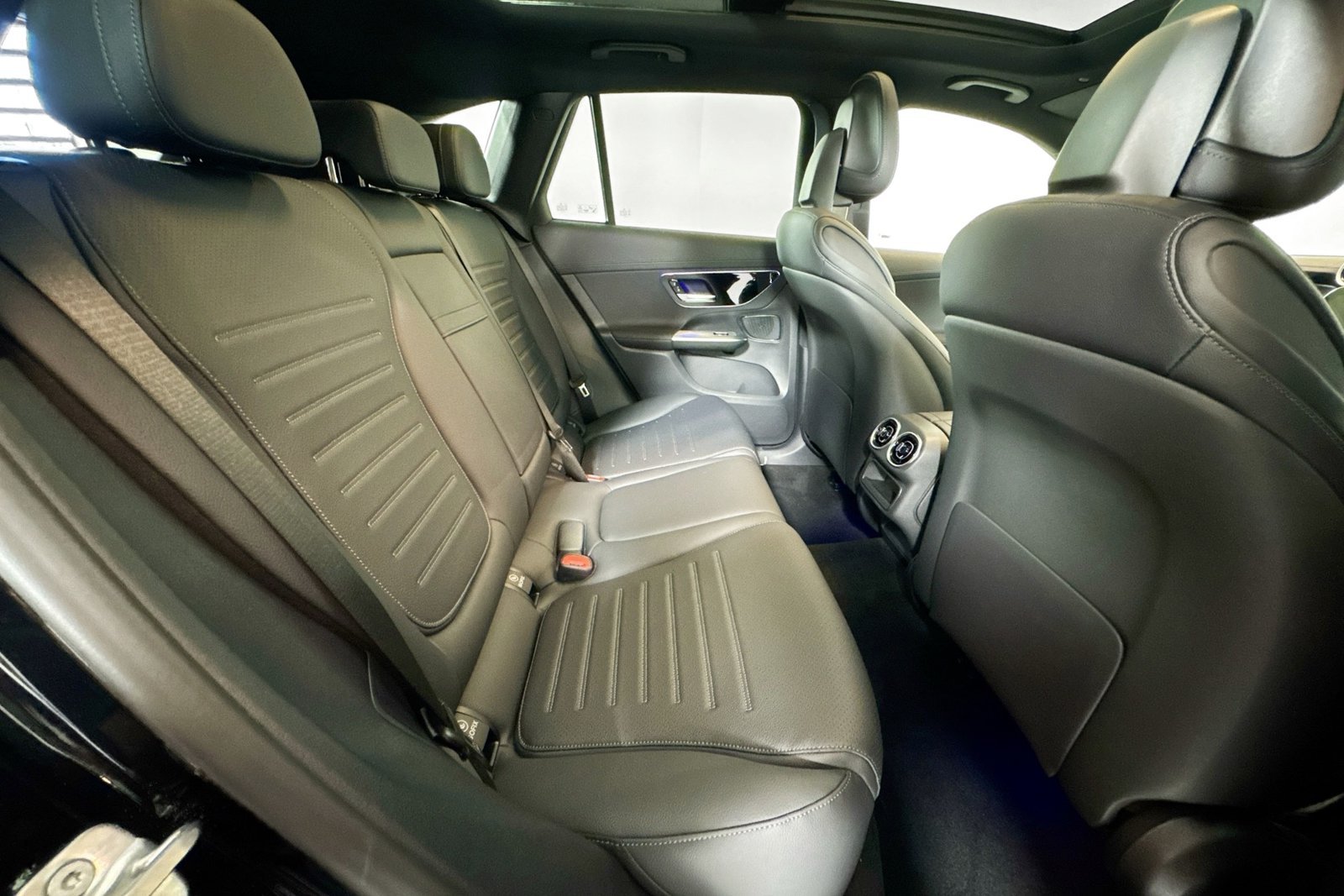 New 2026 Black Mercedes-Benz GLC 300 image 25