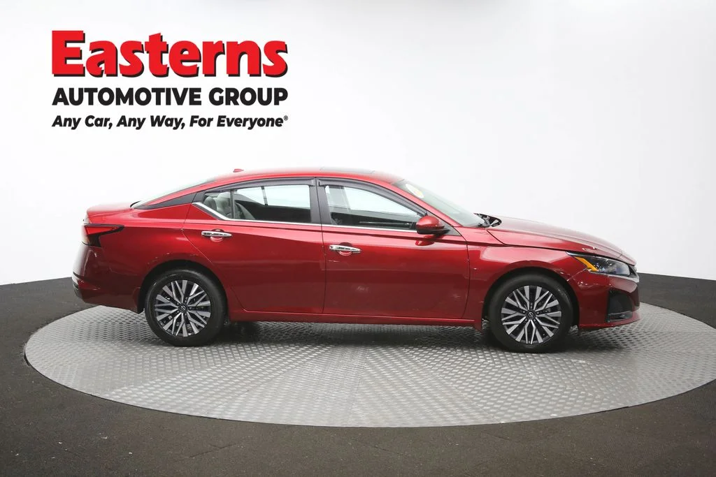 Used 2023 Red Nissan 2.5 SV image 44