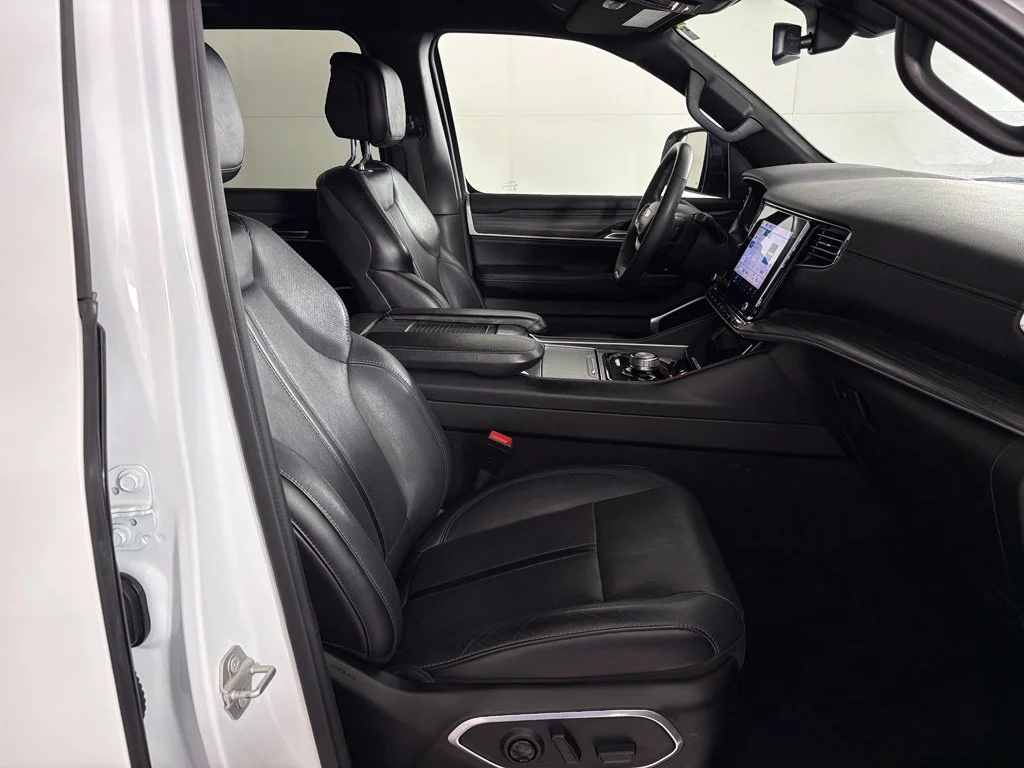 Used 2024 White Jeep Series II image 41