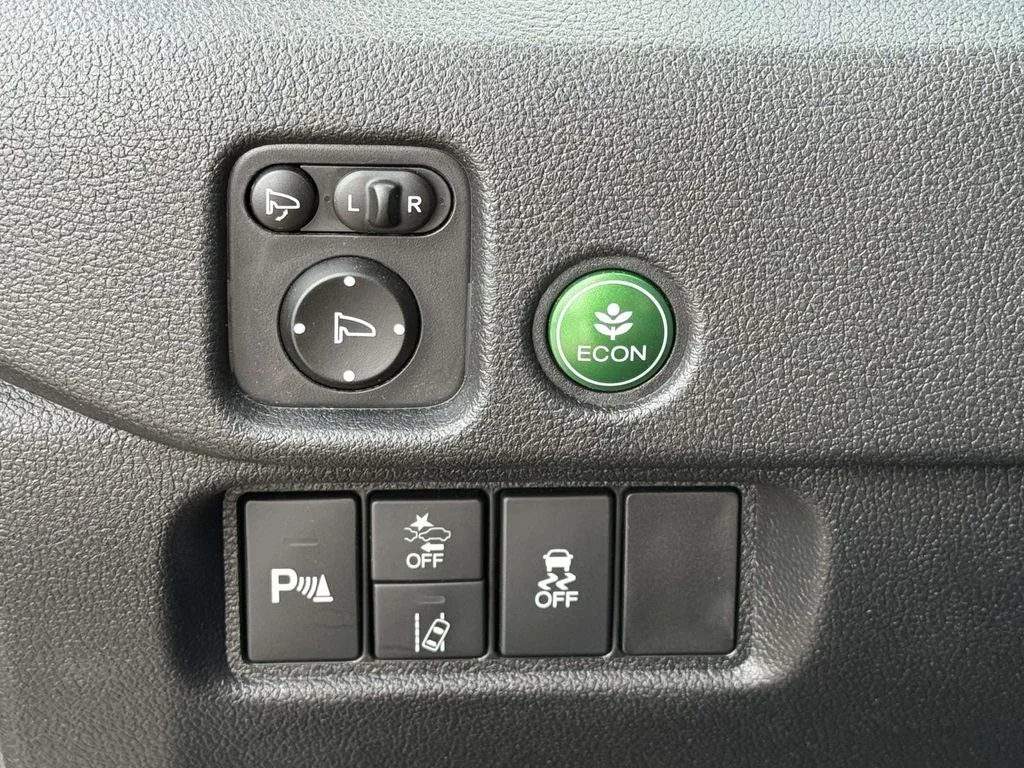Used 2019 White Honda Touring image 28