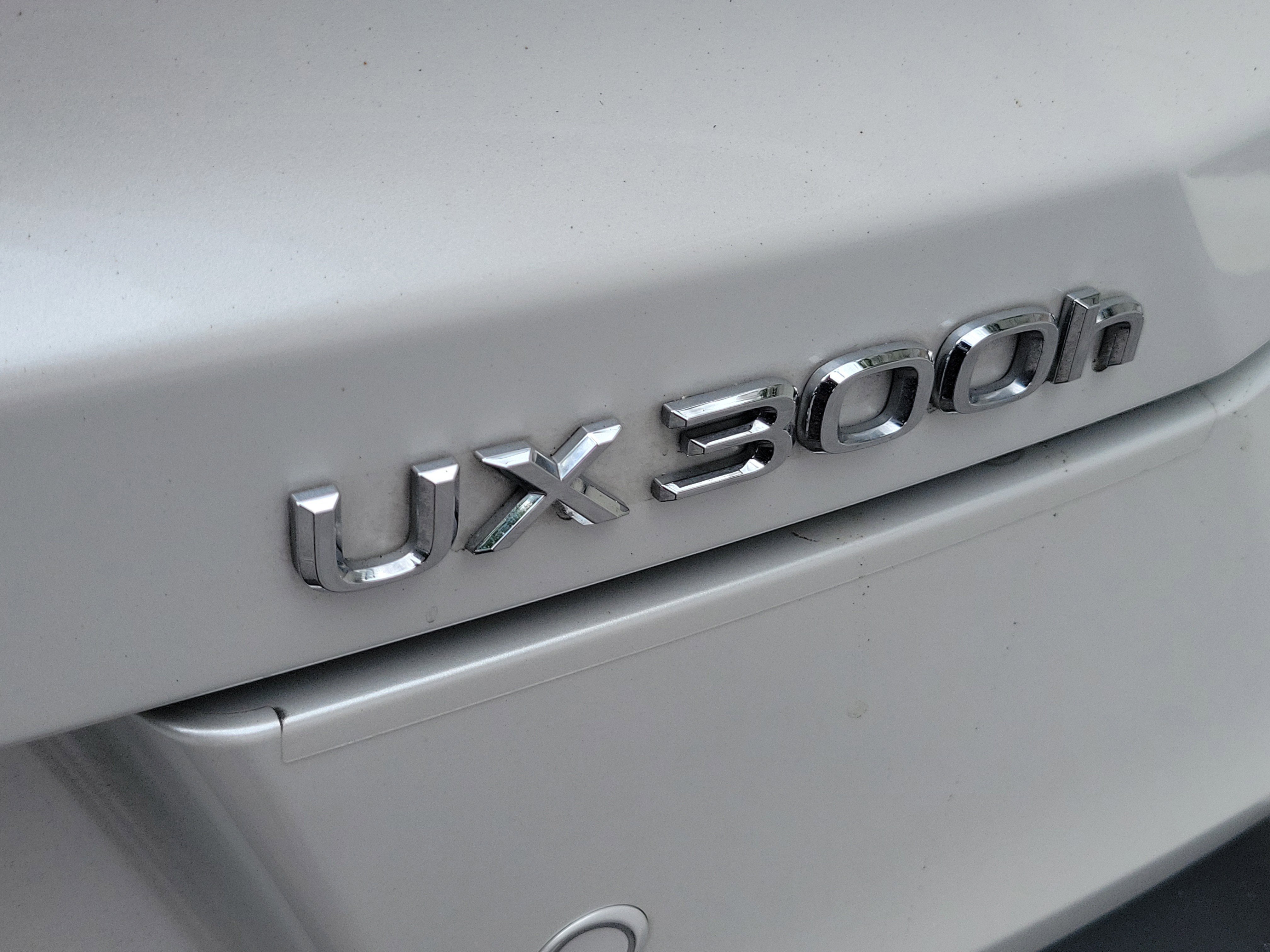 Certified Used 2025 White Pearl Lexus UX 300h Premium image 8