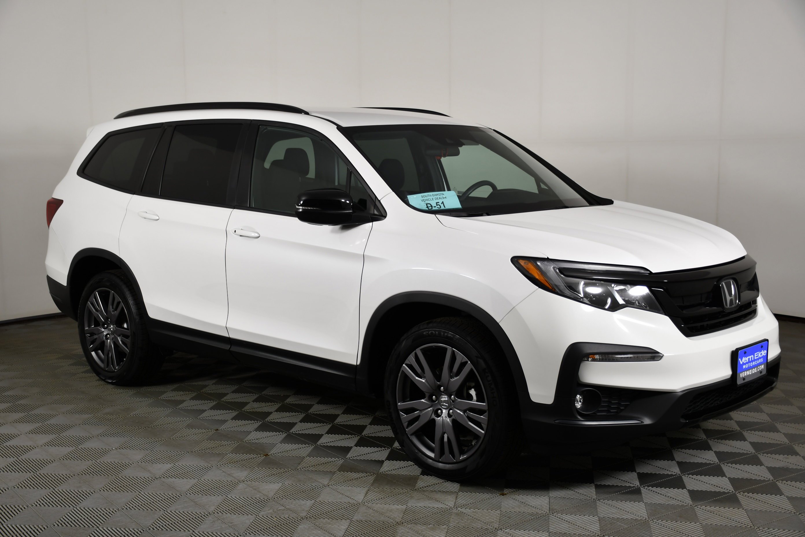 Certified Used 2022 Platinum White Pearl Honda Sport image 4