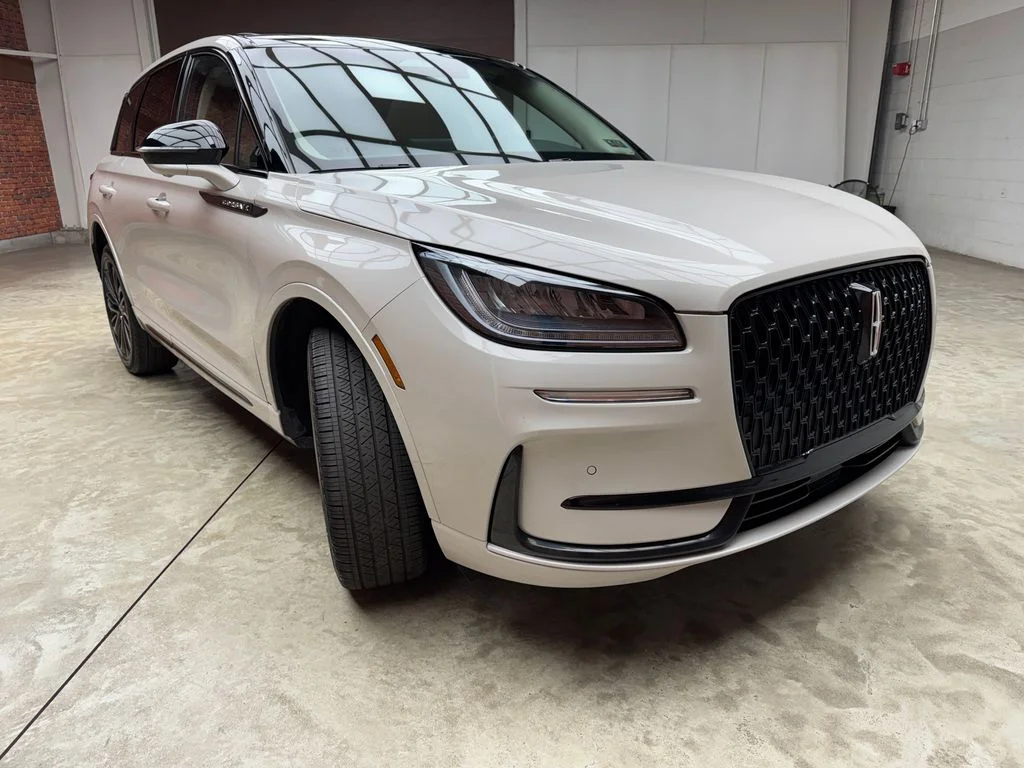 Used 2023 Pearl Metallic Lincoln Standard image 7