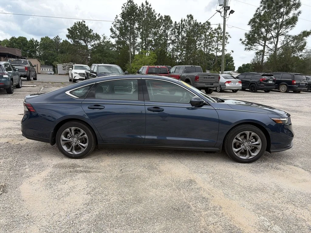 Used 2024  Honda EX image 7