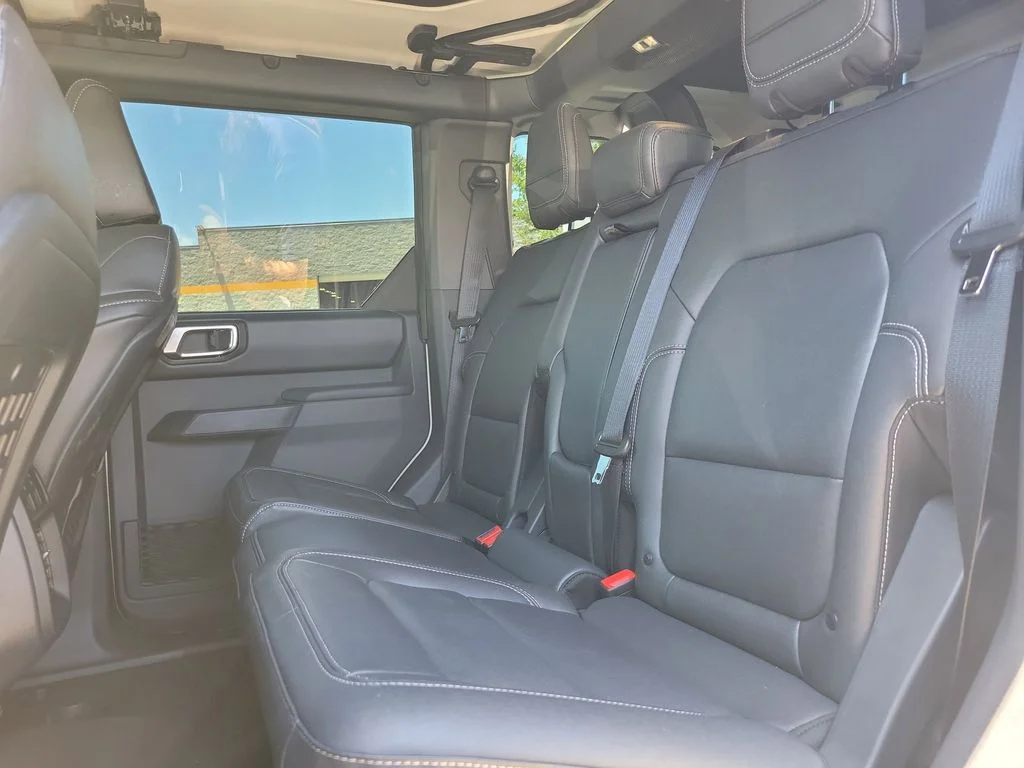 Used 2025 Desert Sand Ford Badlands image 10