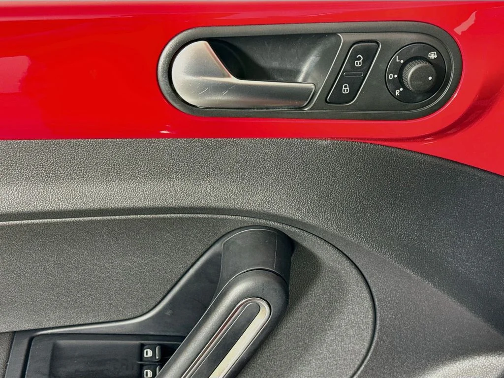 Used 2012 Red Volkswagen 2.5L image 20