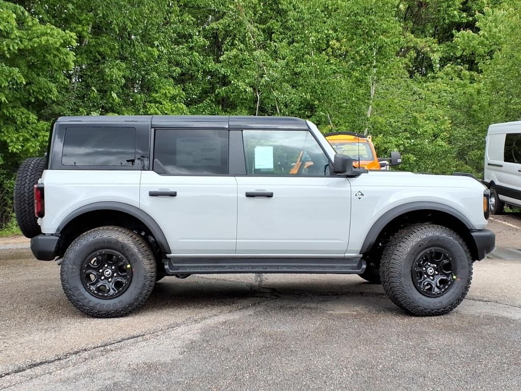 New 2026 Avalanche Gray Ford Outer Banks® image 4