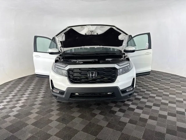 Used 2023 White Honda EX-L image 15