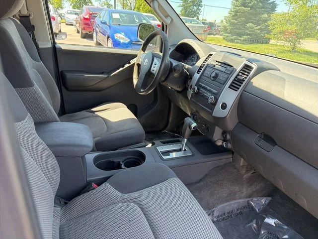 Used 2012 Silver Suzuki Sport image 23