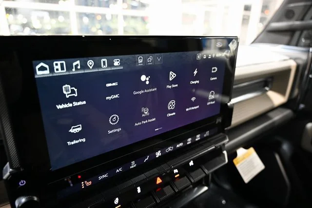 2026 GMC HUMMER EV 2X - Photo 14