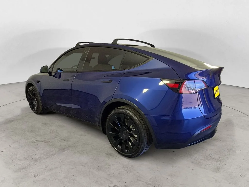 Used 2023 Blue Tesla Long Range image 3