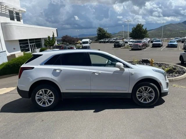 Used 2020 Crystal White Tricoat Cadillac Premium Luxury FWD image 7