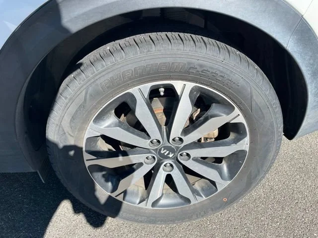 Used 2017 Snow White Pearl Kia EX image 14