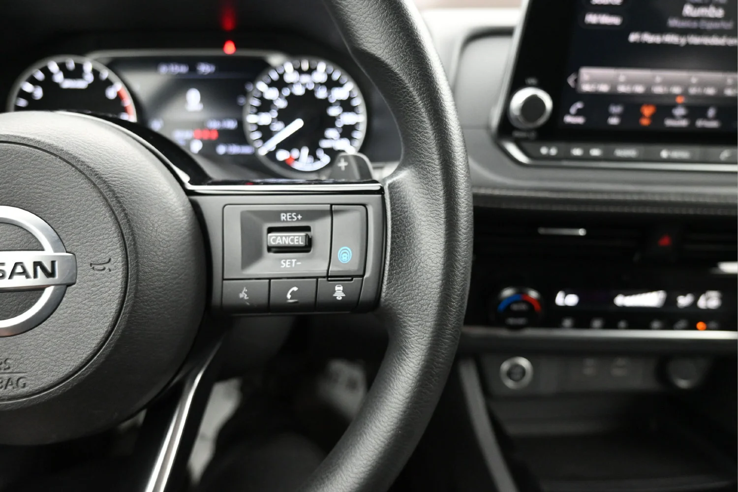 Used 2021 Black Nissan SV Intelligent AWD image 20