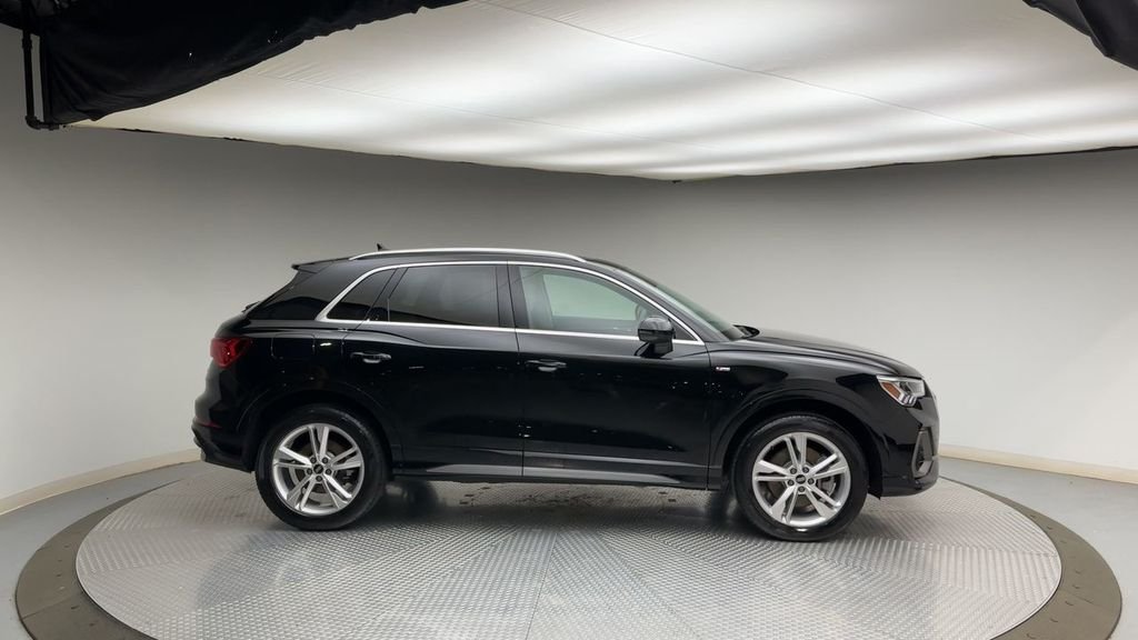 Used 2021 Black Metallic Audi Premium Plus image 9