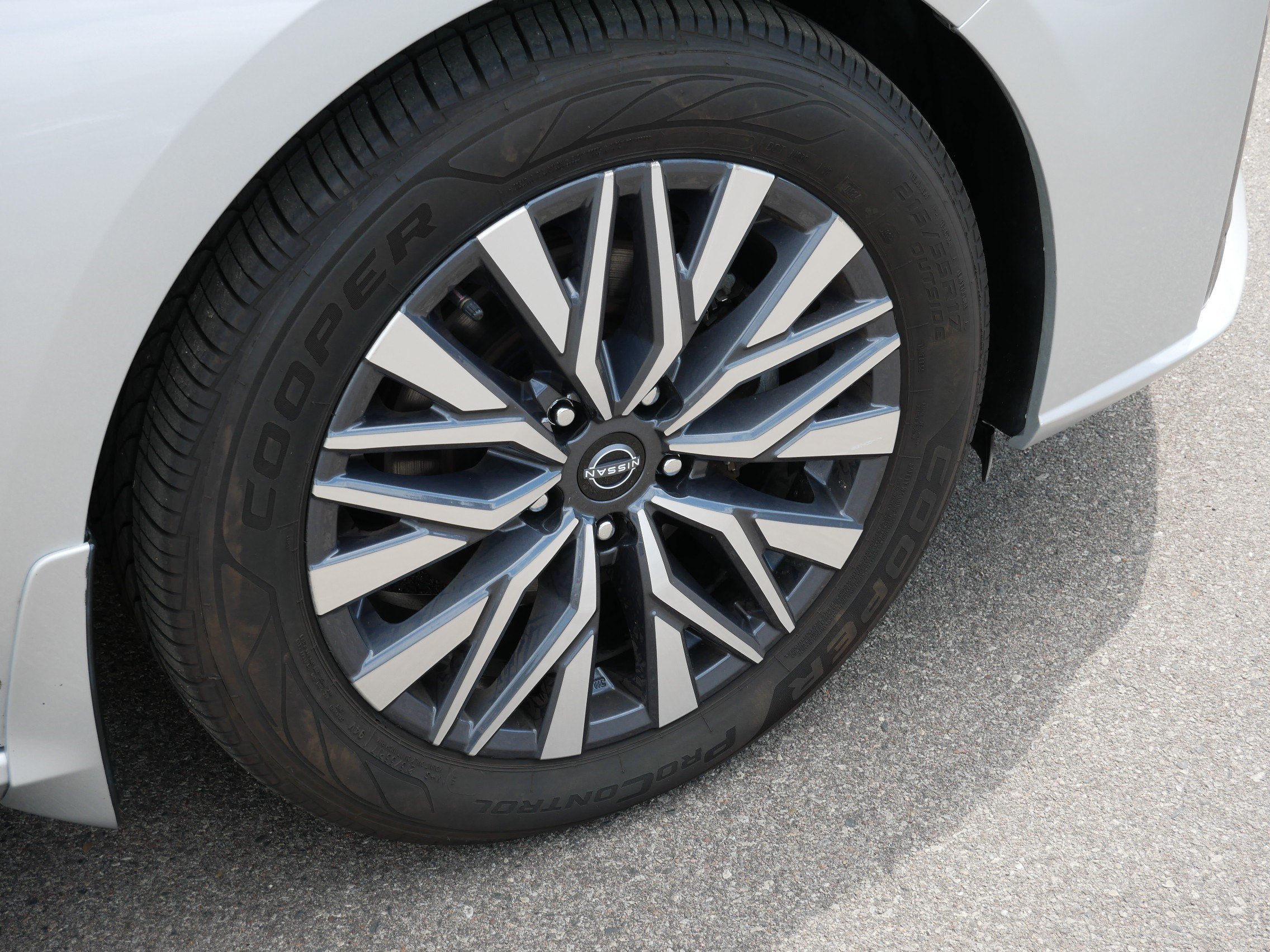 2023 Nissan Altima SV - Photo 15