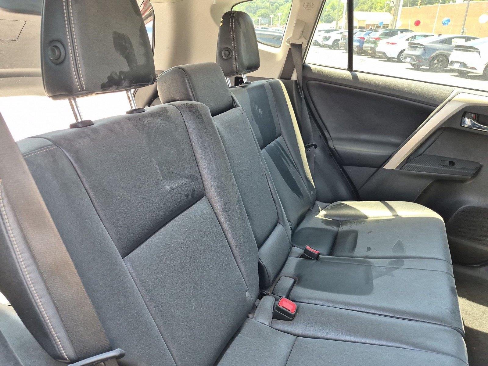 Used 2015 Classic Silver Metallic Toyota Limited image 36