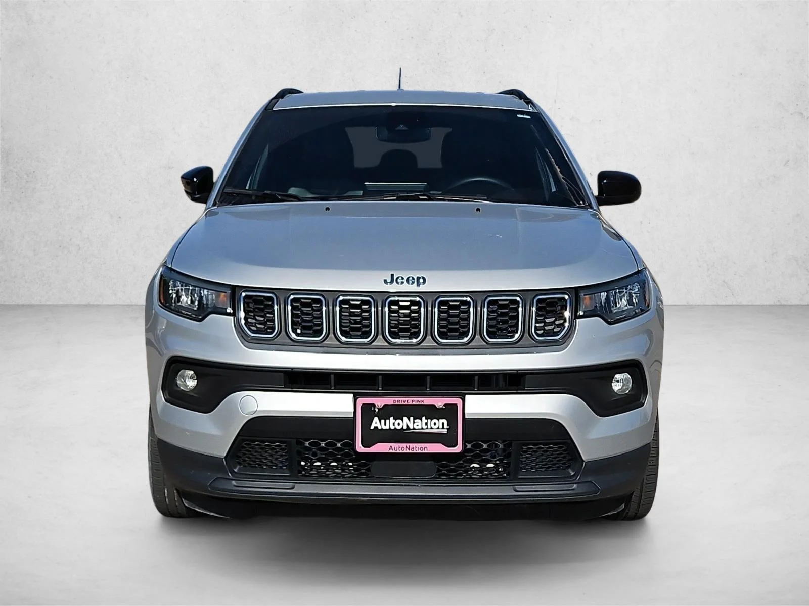 Used 2024 Silver Zynith Metallic Clearcoat Jeep Latitude image 2