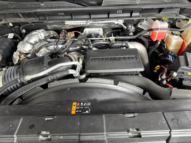 Used 2025 White Frost GMC Denali Ultimate image 9