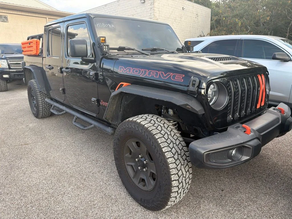Used 2020 Black Clearcoat Jeep Mojave image 1