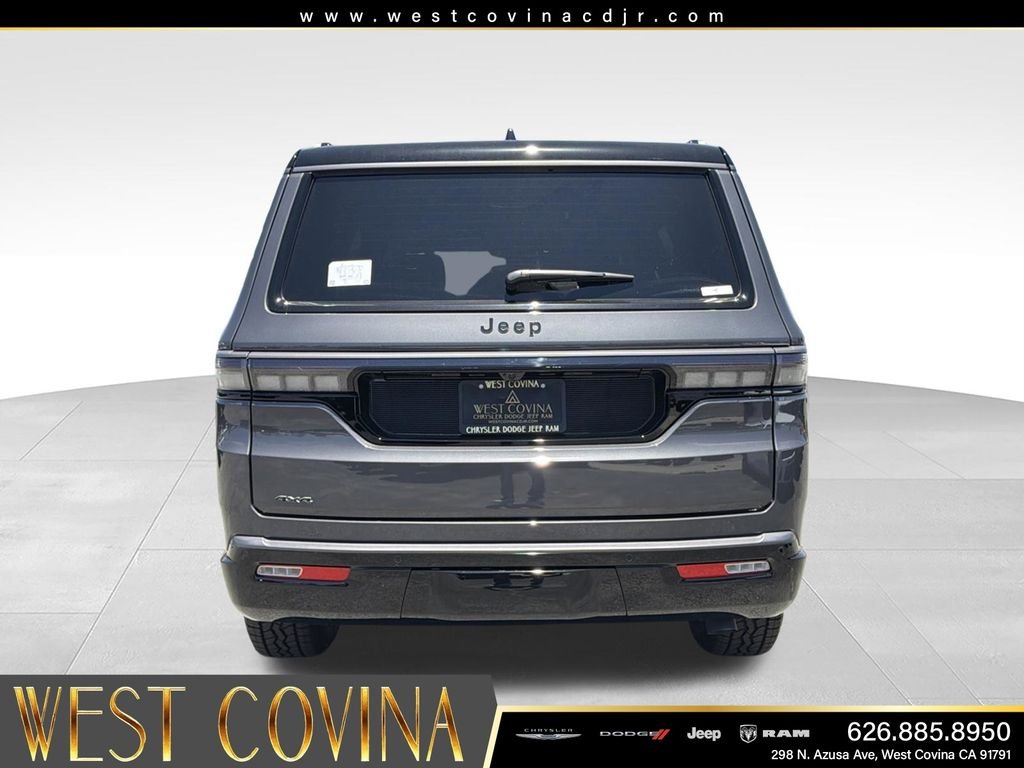New 2026 Baltic-Gray Metallic Clear-Coat Exterior Paint Jeep Upland image 9
