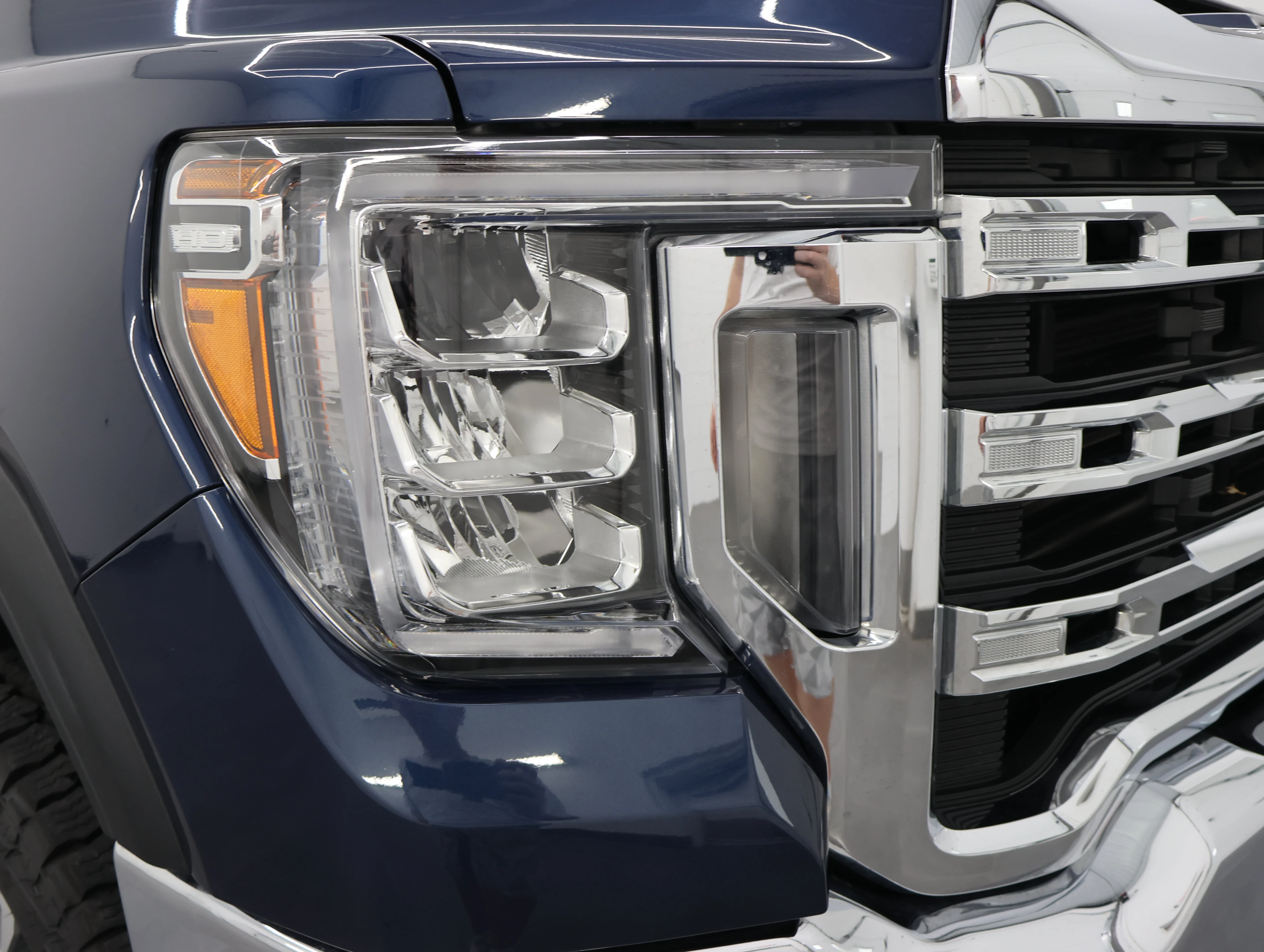 Used 2023 Pacific Blue Metallic GMC SLE image 22