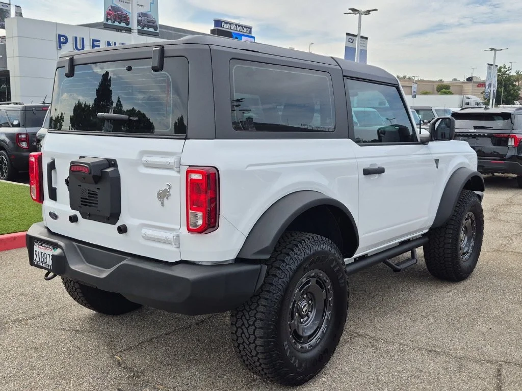 Used 2025 Oxford White Ford Base image 6