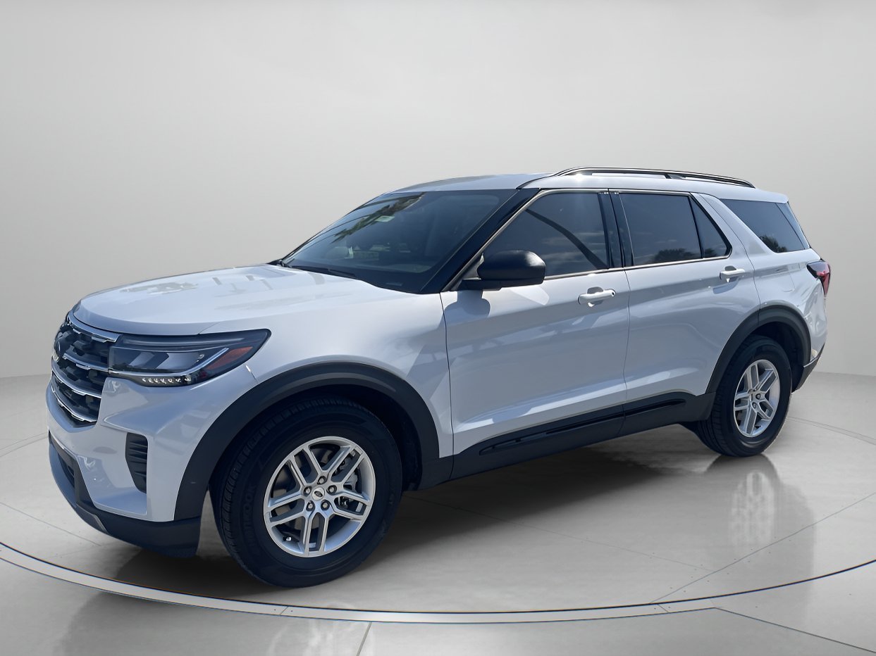 New 2026 Space White Metallic Ford Active image 1
