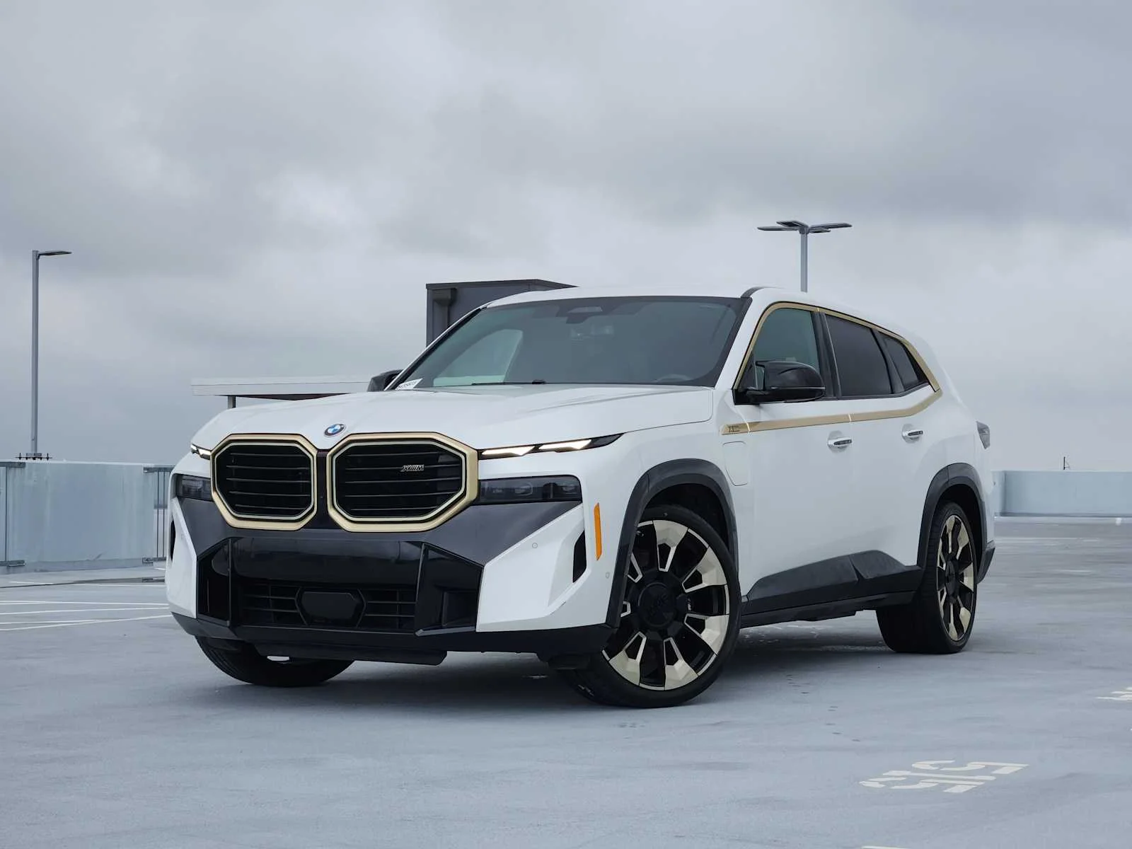 2023 BMW XM -'s photo