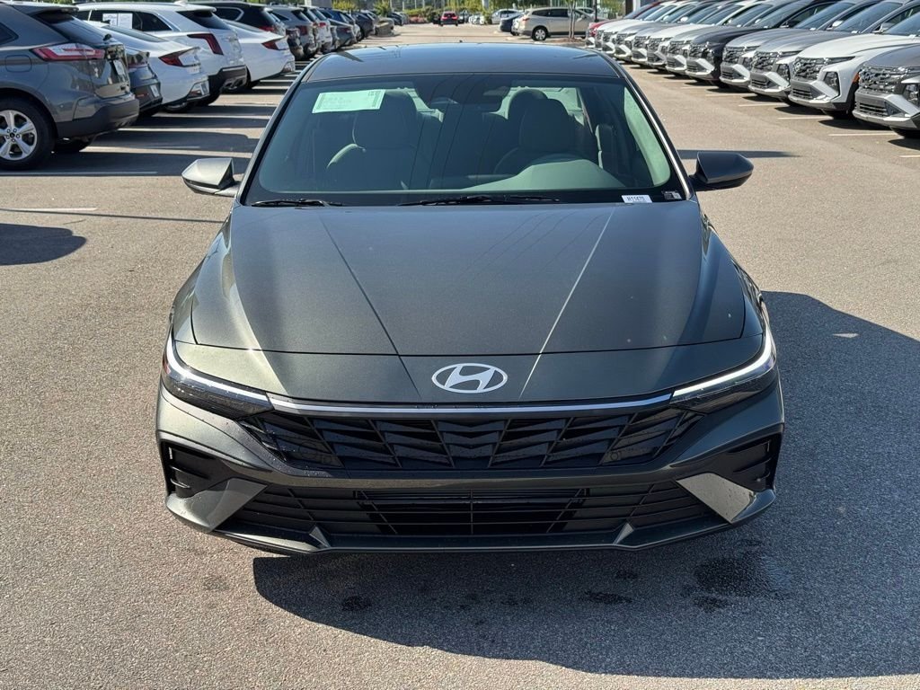 Used 2026 Gray Hyundai SE image 5