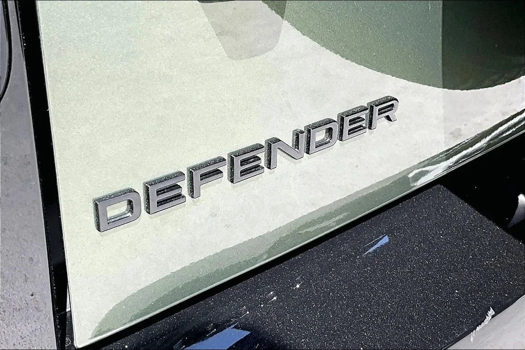 New 2026 Green Land Rover S image 9