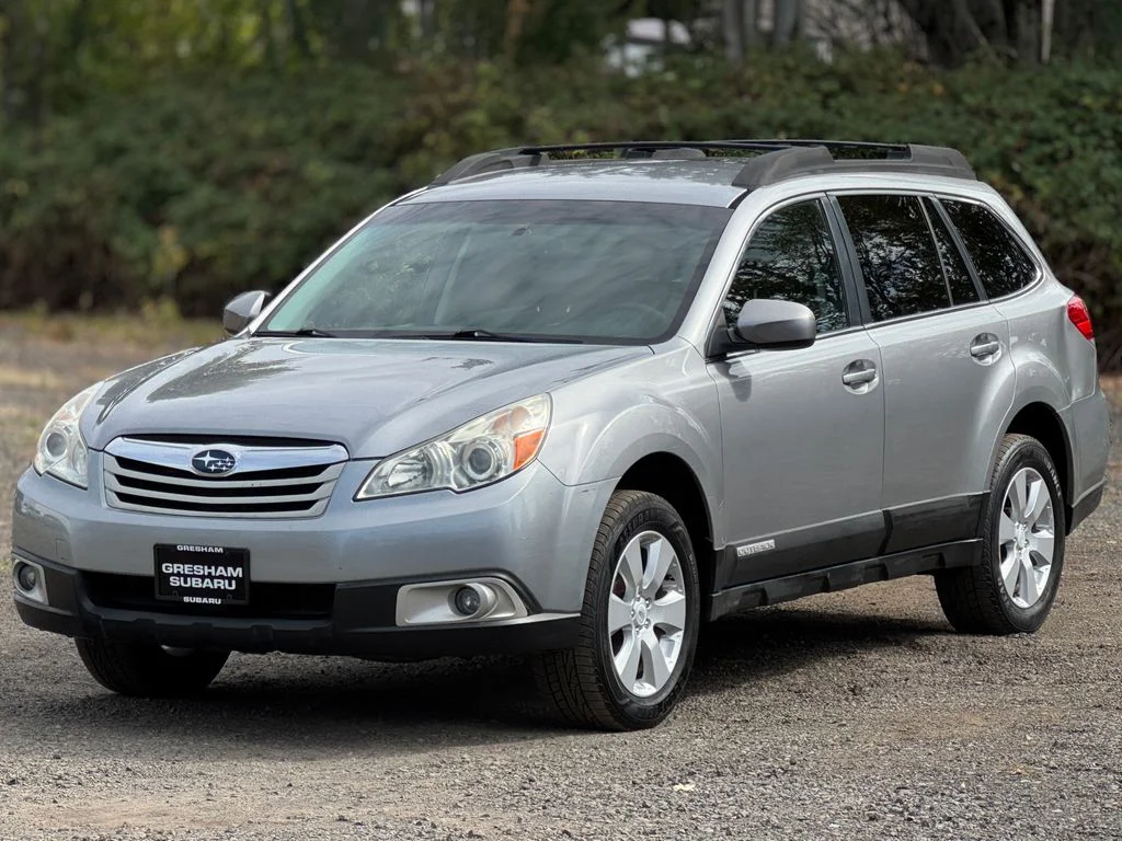 Used 2011 Silver Subaru 2.5i Premium image 3
