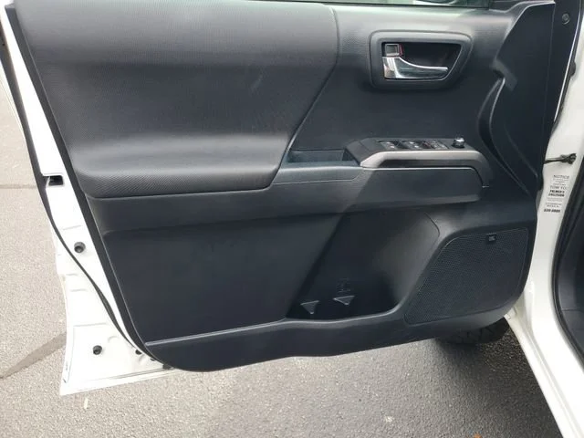 Used 2018 Super White Toyota SR5 image 8