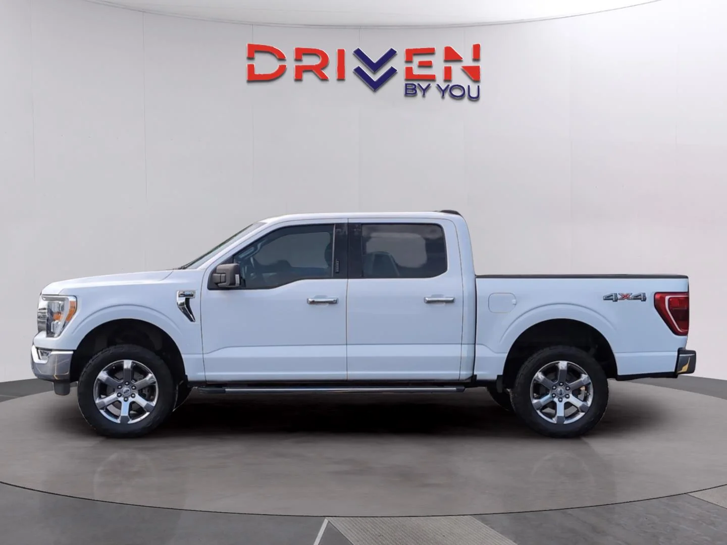 Used 2021 Oxford White Ford XLT image 2