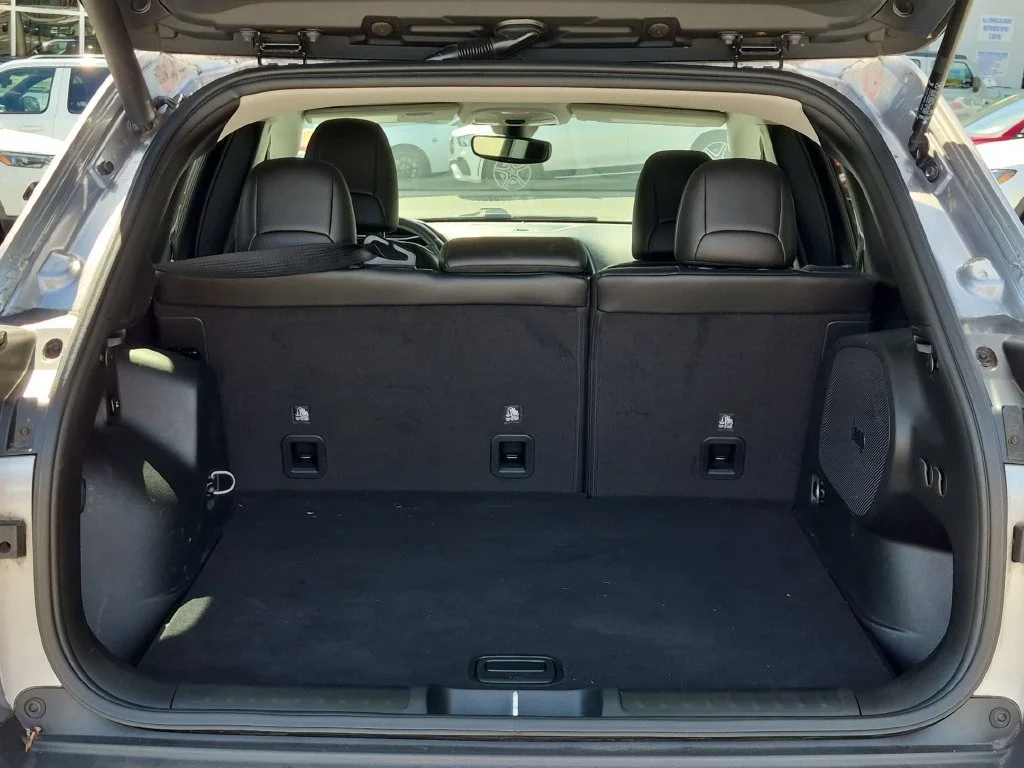 Used 2020 Silver Jeep Limited image 7